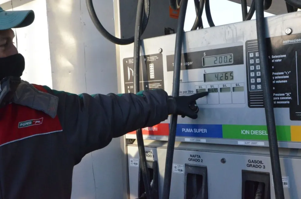 Andar en auto está cada vez más caro