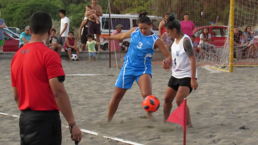 Fútbol playa: planean capacitaciones a través de AFA