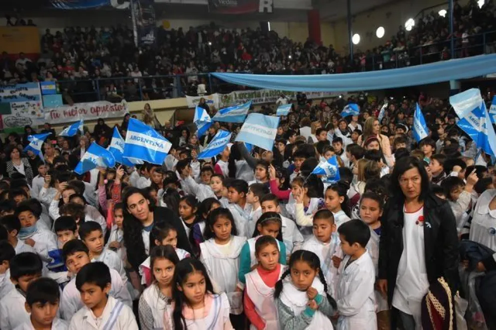 Día de la Bandera: De la promesa colectiva al compromiso en soledad