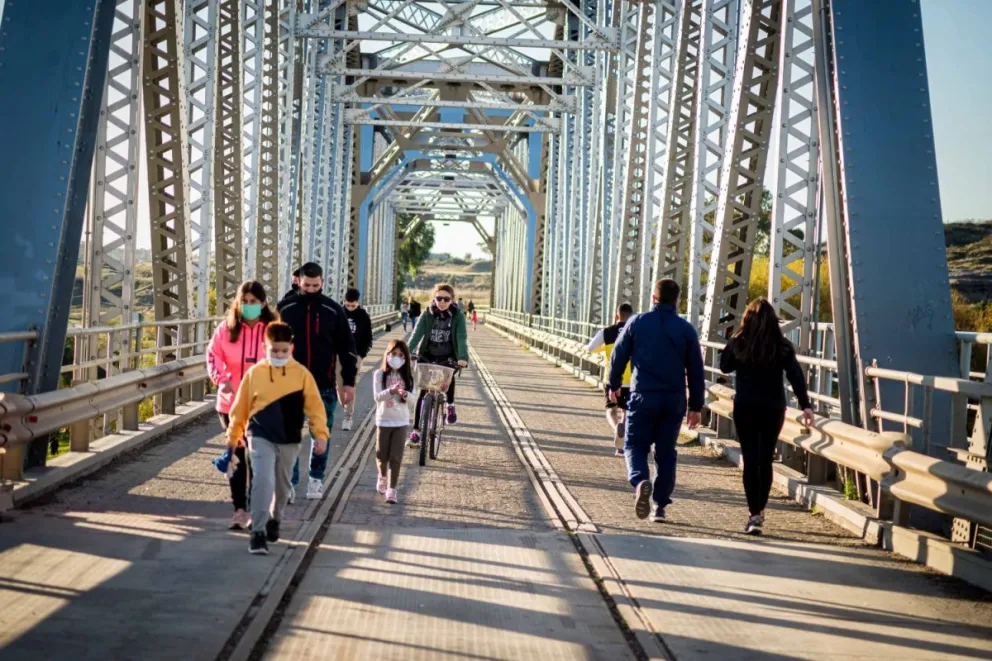 El Puente Ferrocarretero se convirtió en una peatonal