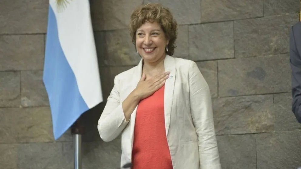Carreras tiene un 64 por ciento de aprobación