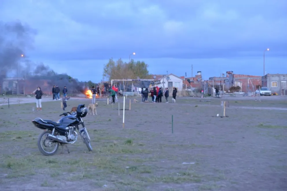 Usurparon la cancha del barrio Guido