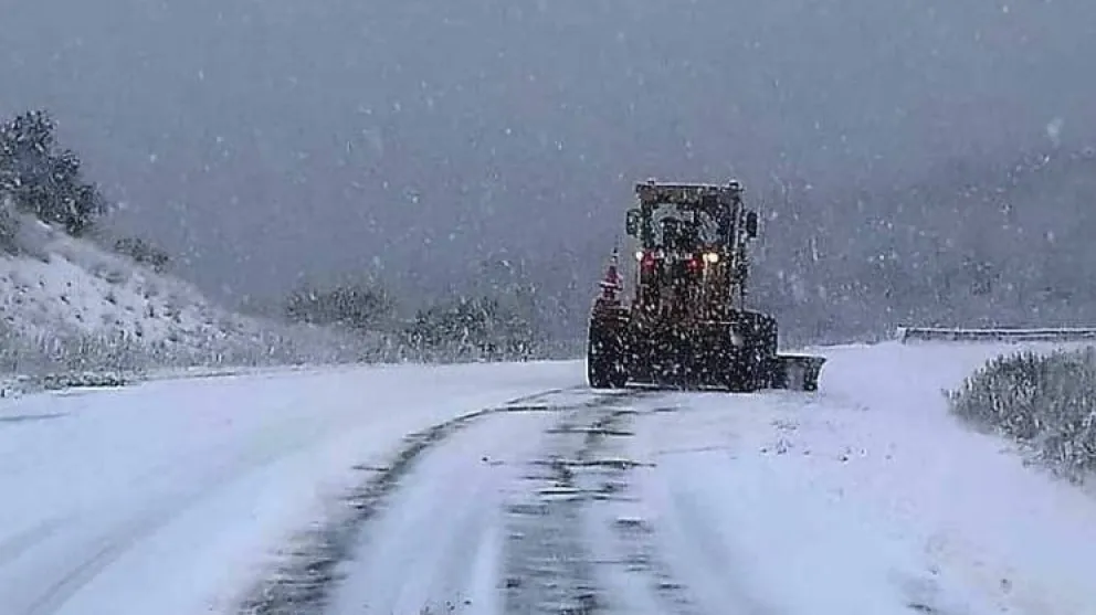 Importante trabajo en rutas rionegrinas debido a nevadas