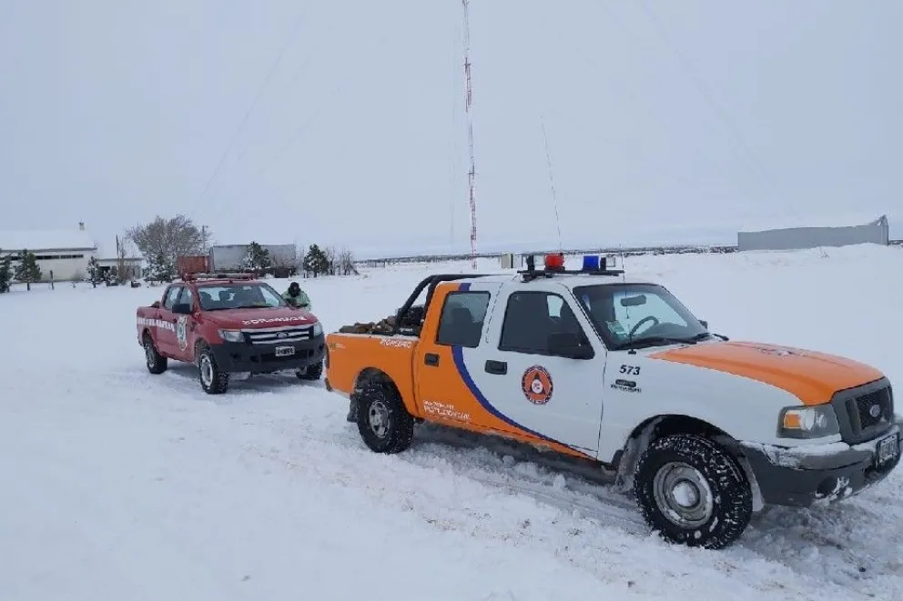 Asisten a habitantes afectados por las copiosas nevadas