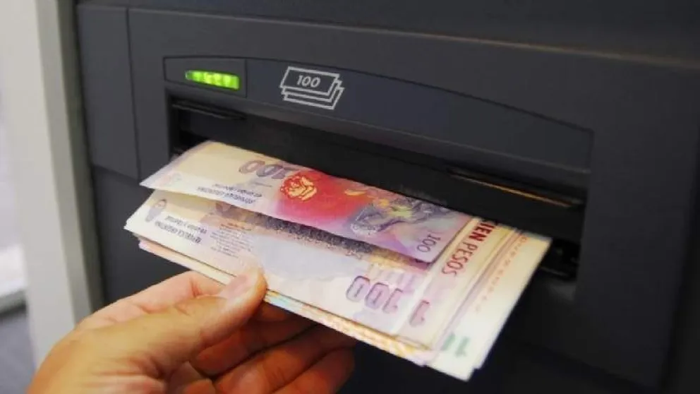 Continúa el pago de sueldos a empleados estatales