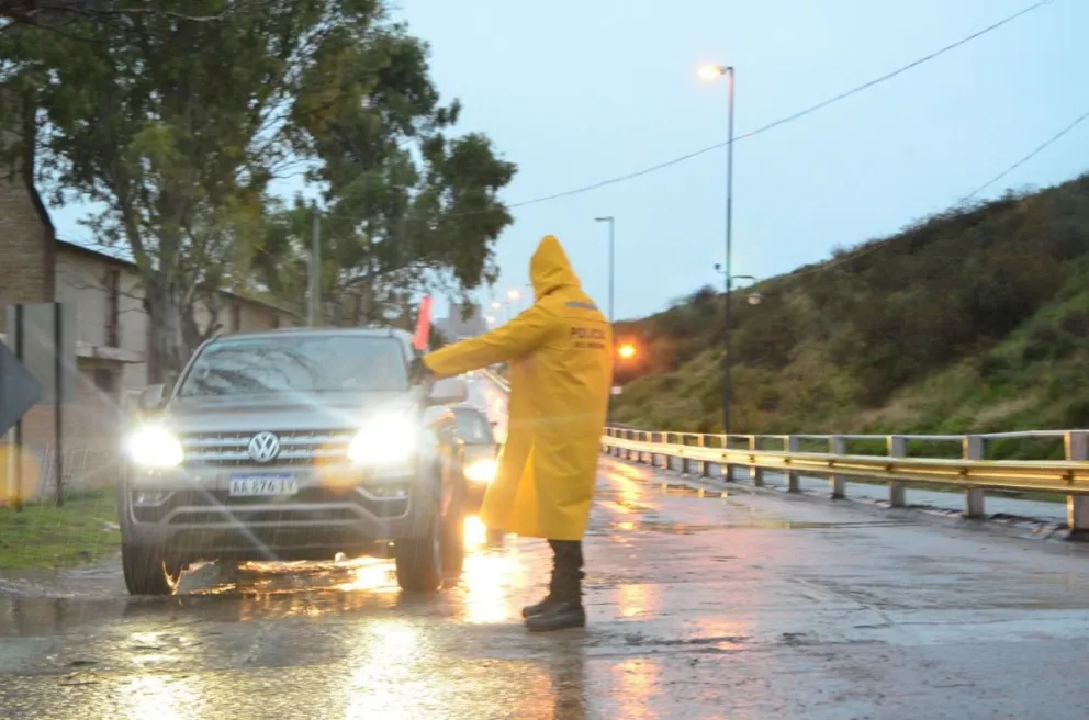 El tránsito en el Puente Viejo se desarrolla con normalidad