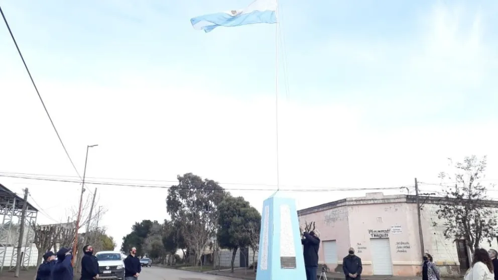 Día de la Independencia: la bandera Argentina se izó en Pradere