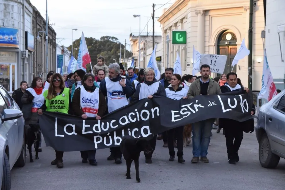 Pensando en las clases: Docentes y actos públicos digitales