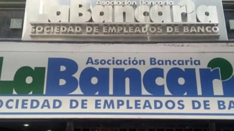 Bancarios acordaron aumento salarial del 26% en cuotas
