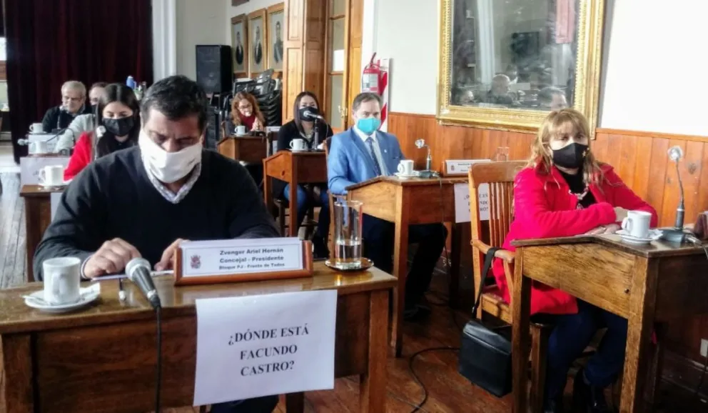 Prohíben la utilización de veredas con fines comerciales