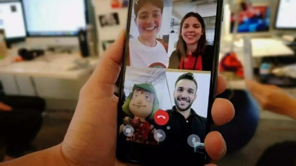 Día de la amistad en pandemia: saludarse a la distancia