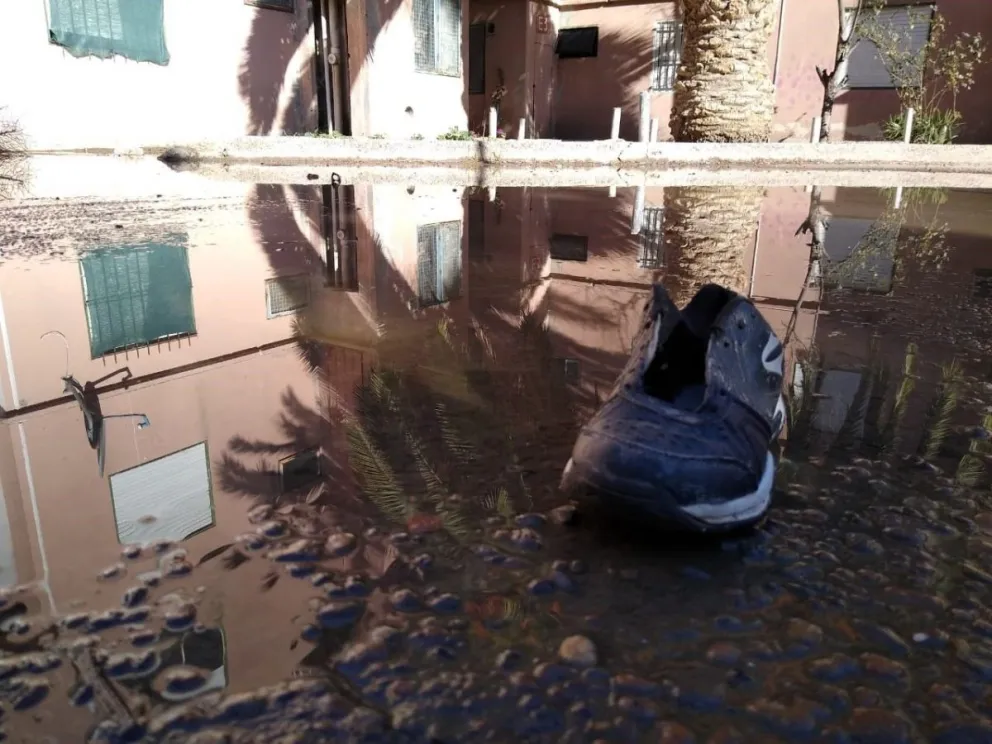 Las 1016 inundadas de desbordes cloacales