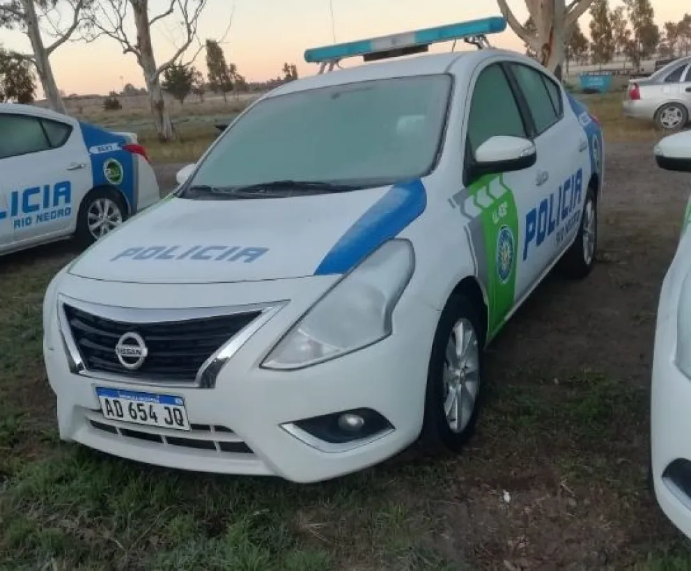 Policías intervinieron en una cancha con 60 personas