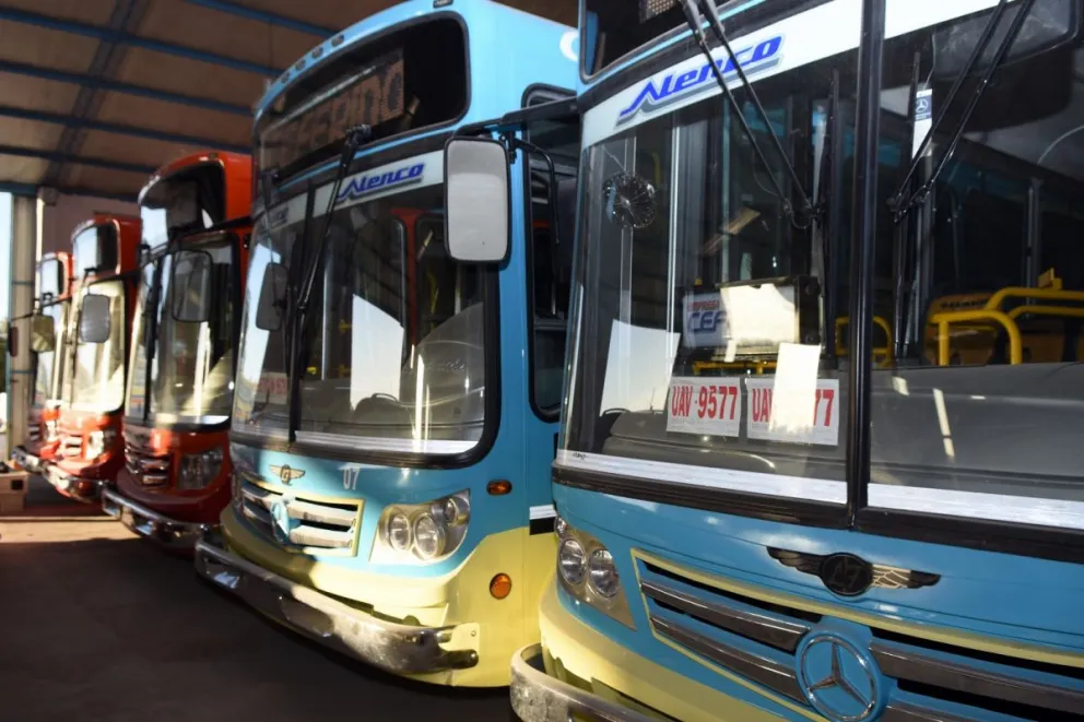 Cortarán los colectivos a El Cóndor y peligran las líneas urbanas
