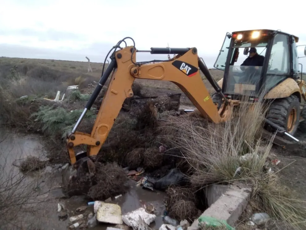 Mantenimiento en luminarias y limpieza en estaciones de bombeo