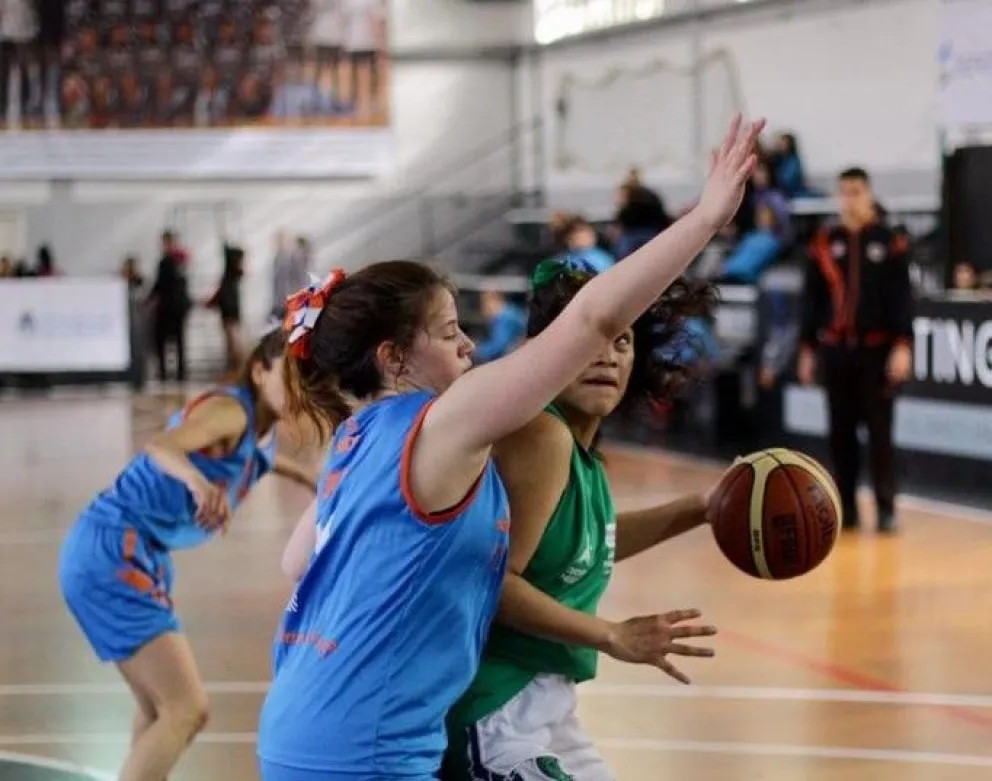 Desarrollo del básquetbol femenino en las EDA