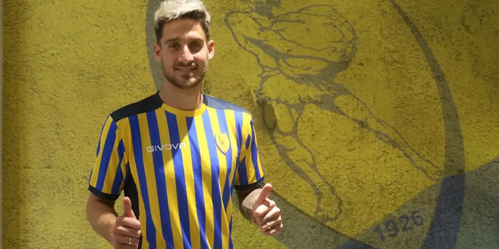 Mazzola fue presentado como refuerzo del Panetolikos