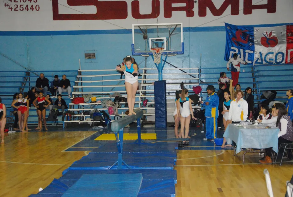 Múltiples medallas en gimnasia