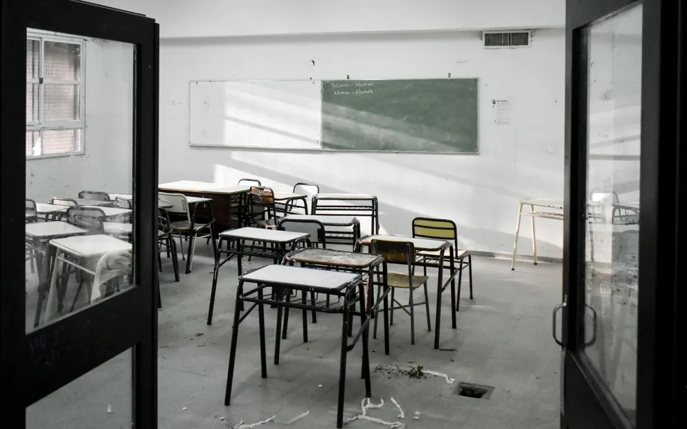 Más allá de la vuelta del Covid, siguen los trabajos en escuelas de Viedma