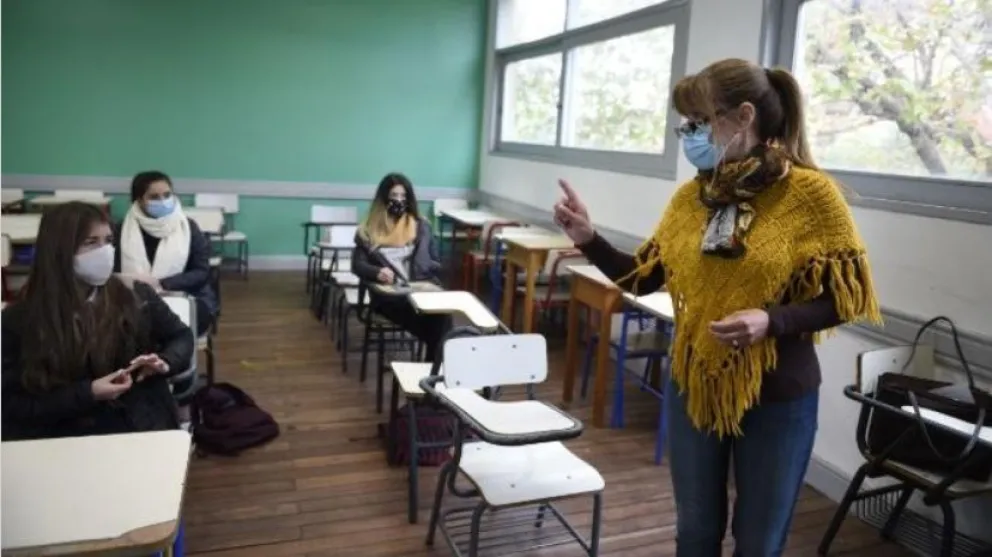 Más de 10.000 alumnos vuelven a las escuelas en San Juan
