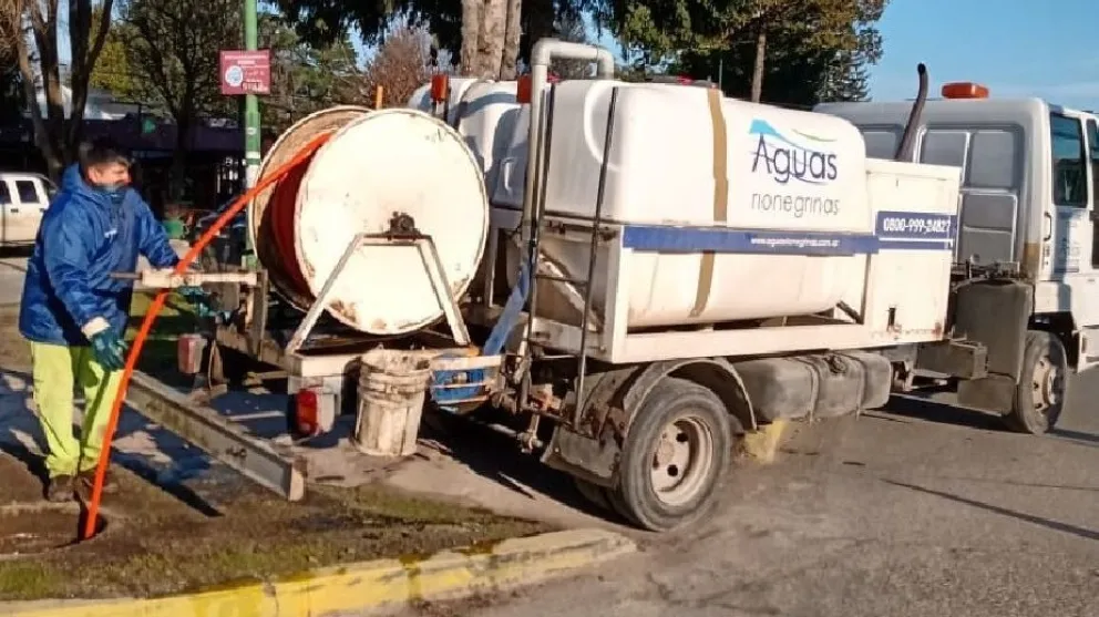 Aguas Rionegrinas reiteró la importancia de no arrojar basura al sistema cloacal