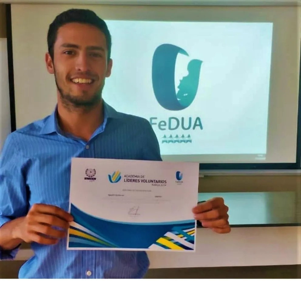 Coronó la doble carrera