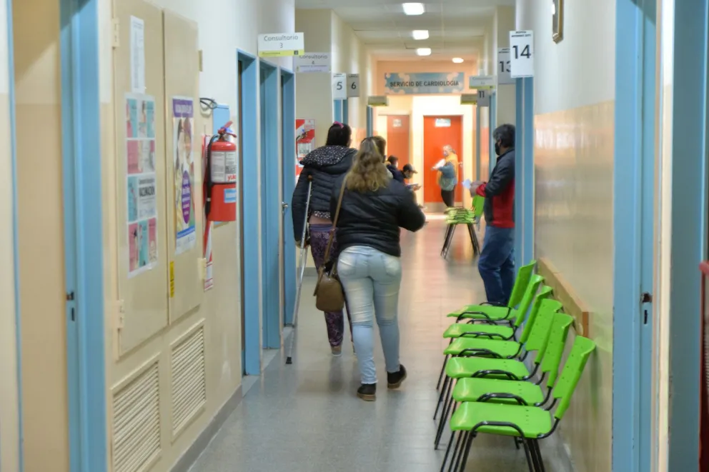 En Viedma hay al menos 25 casos de covid entre vecinos propios y derivados