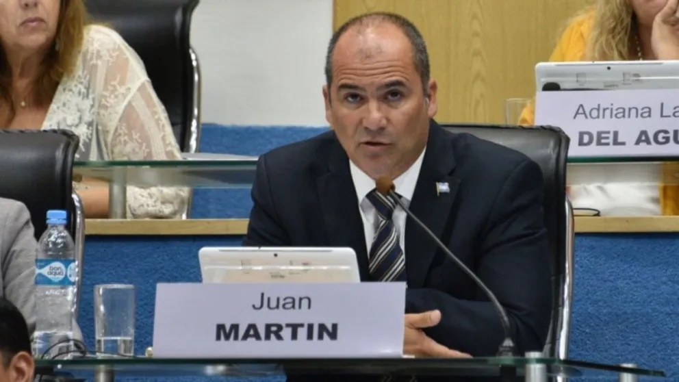 Juan Martín: "Es una reforma inoportuna, abusiva, pretenciosa y atrasada"