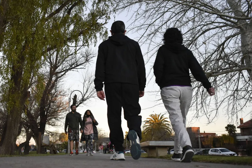 Los viedmenses que no usen barbijos serán multados con hasta 5 mil pesos