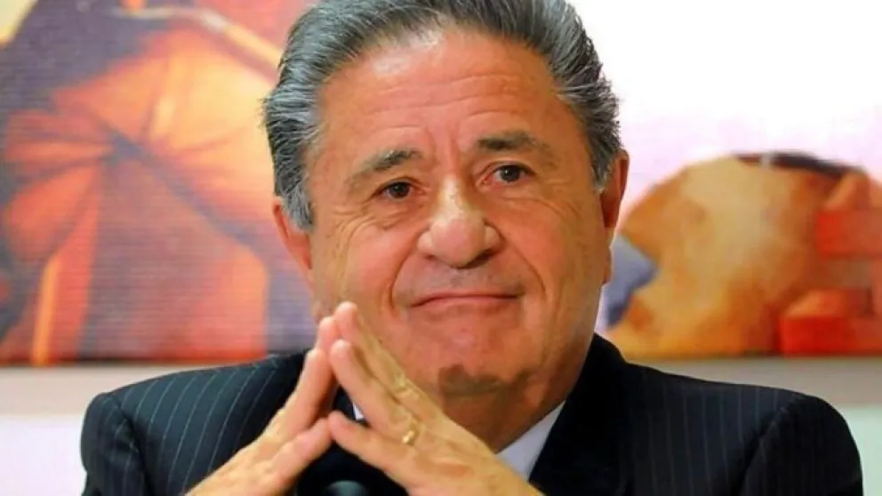 Duhalde dijo que Argentina corre el riesgo de un golpe de Estado