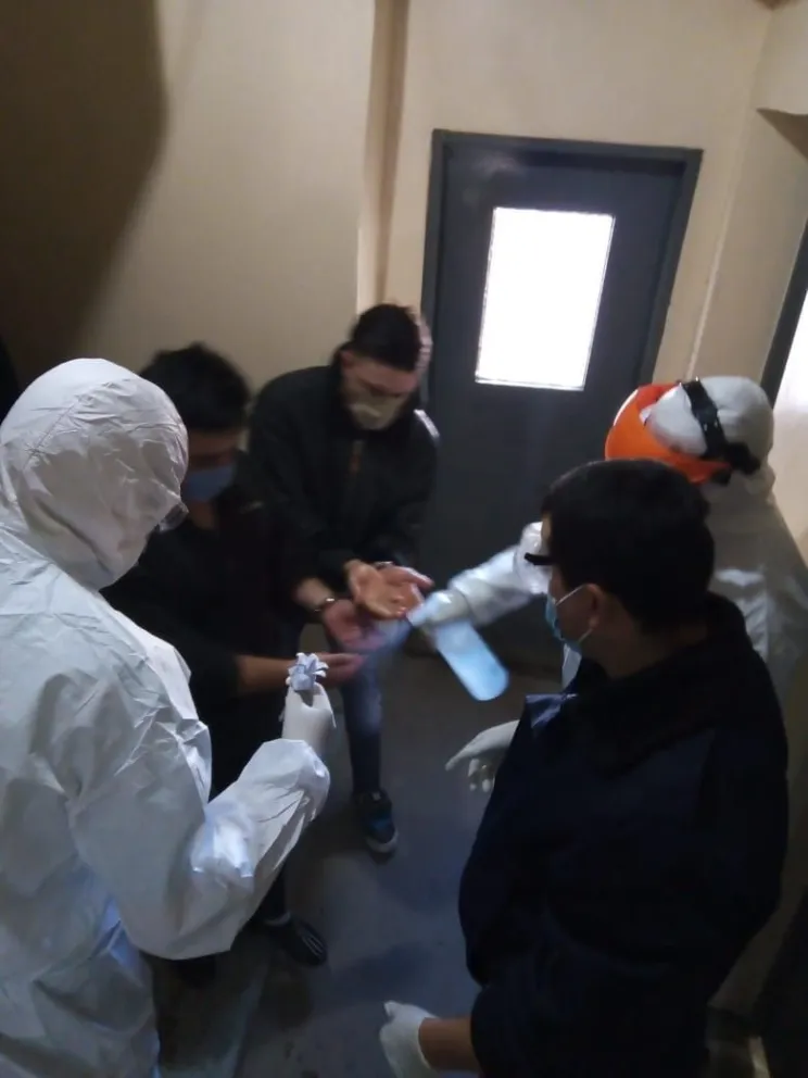 Desinfección e hisopado positivo en la Estación Comunal