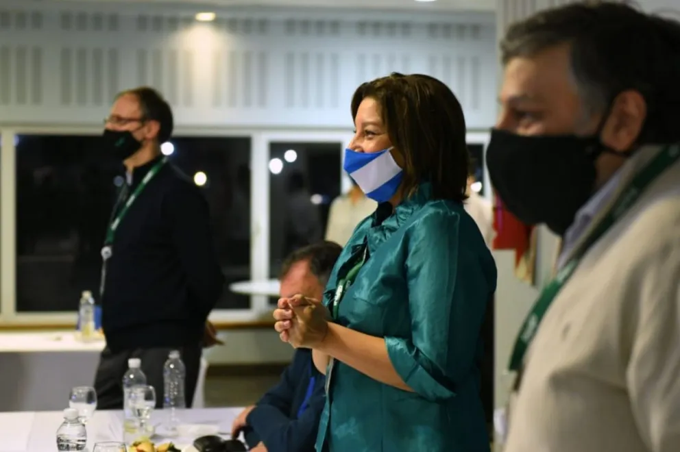Carreras presenció el lanzamiento del SAOCOM-1B desde el INVAP