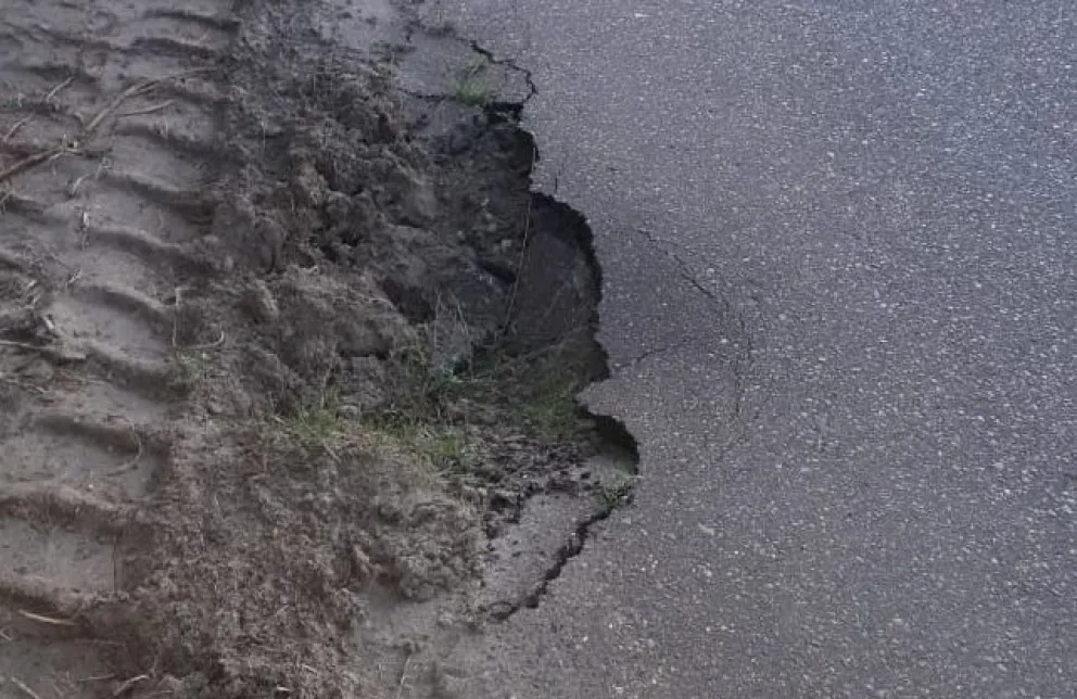 Destrozos en el camino hacia El Pescadero por negligencia municipal