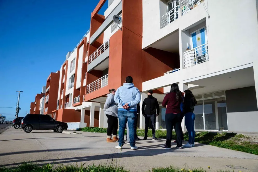 Positiva reunión con autoridades del PROCREAR