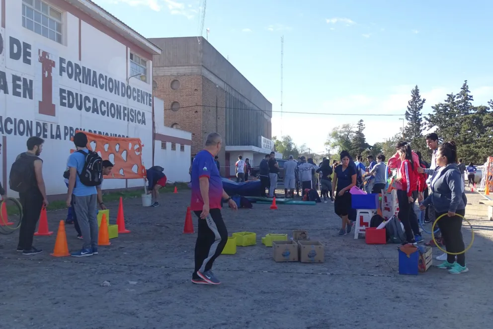 Buscan matricular el trabajo en la Educación Física