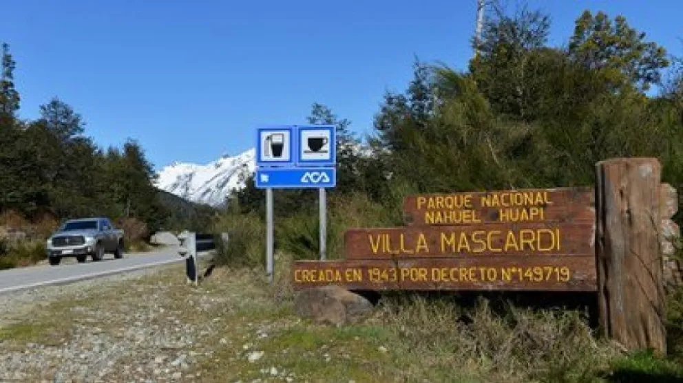 Funcionario demorado al trasladar personas a terrenos ocupados en Villa Mascardi
