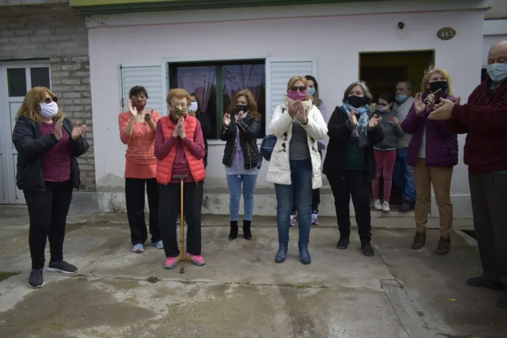 Vecinos del barrio 14 de Marzo celebraron los 101 años de Regina