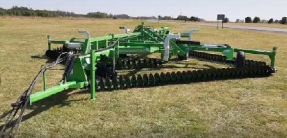 Labranza del suelo: Dos máquinas esenciales para realizarla