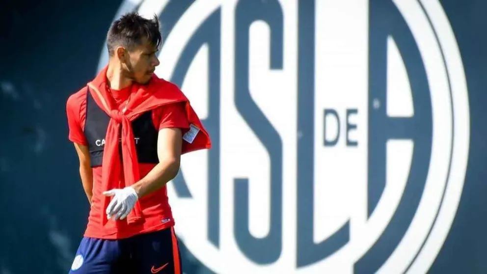 Ángel Romero se disculpó tras fracturar a un compañero