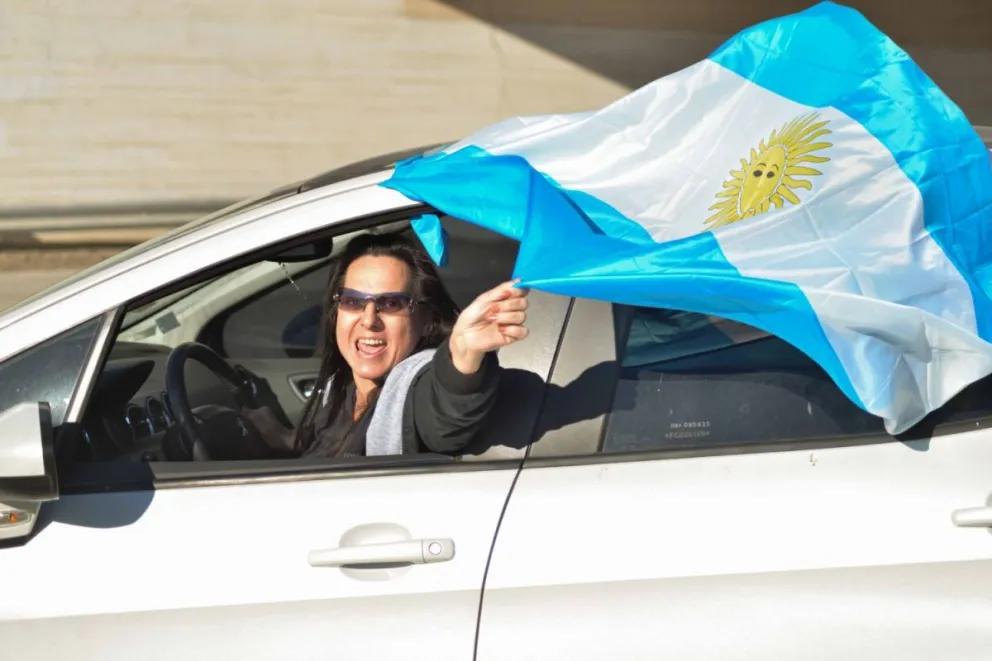 Los movimientos anticuarentena se hicieron oír en la Comarca