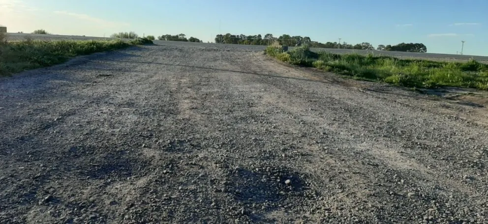 Trabajan en calles de ripio de los barrios Zatti y Jardín III