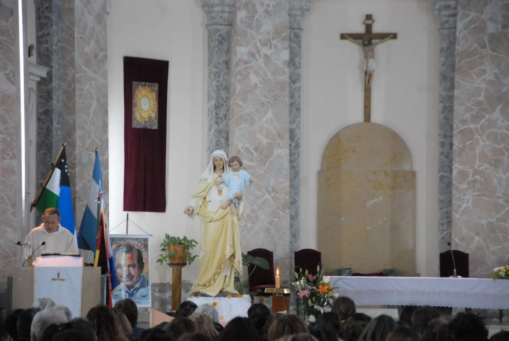 Se celebra el Día de la Patrona de Viedma, con muchos cuidados