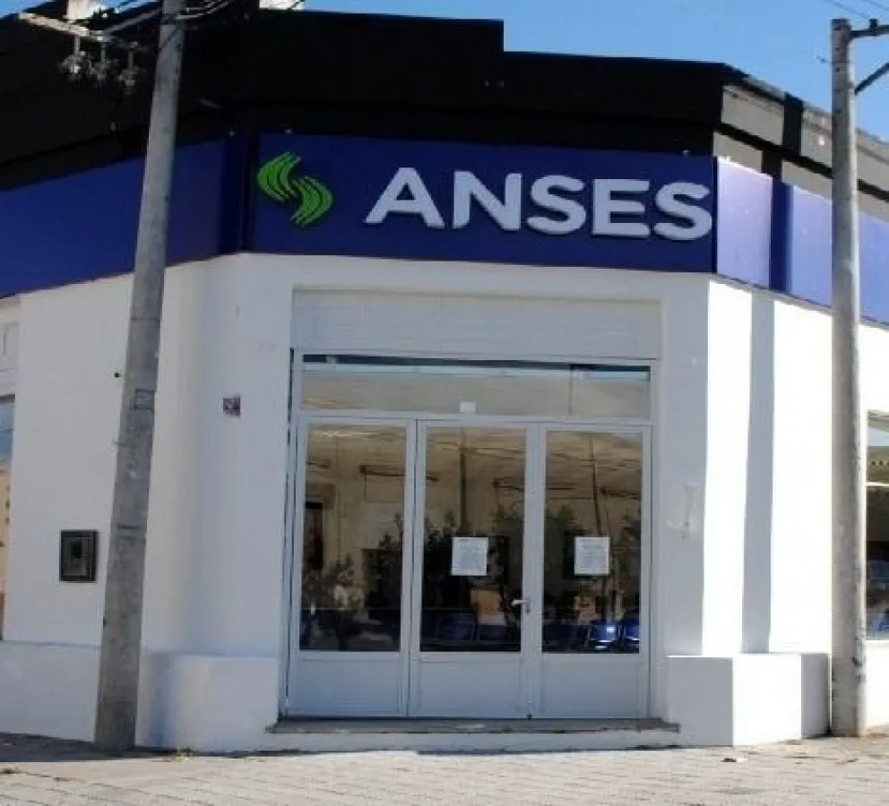 Por COVID positivo, suspenden atención en la Anses