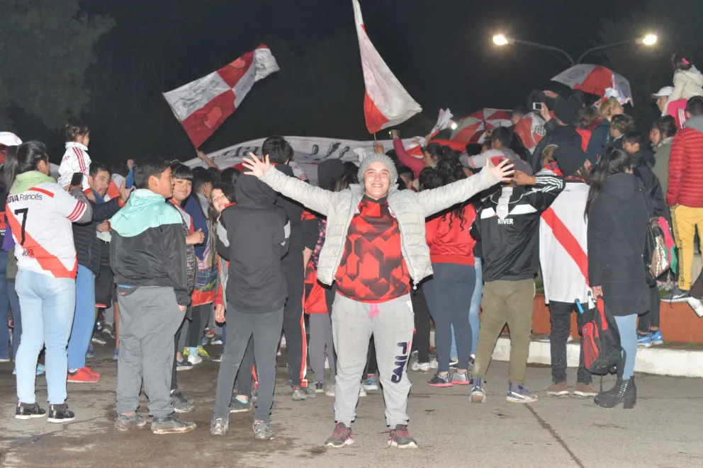 Los hinchas de River celebran su día con una caravana