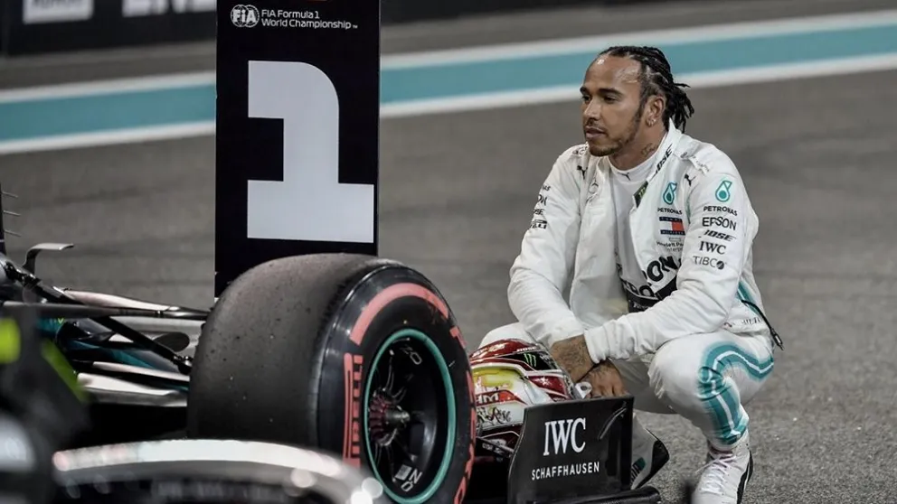 Hamilton denuncia una "mano oscura" en su contra