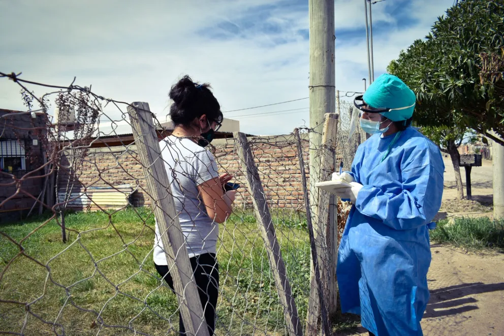 Testeos masivos en dos barrios permitieron dar con tres casos nuevos