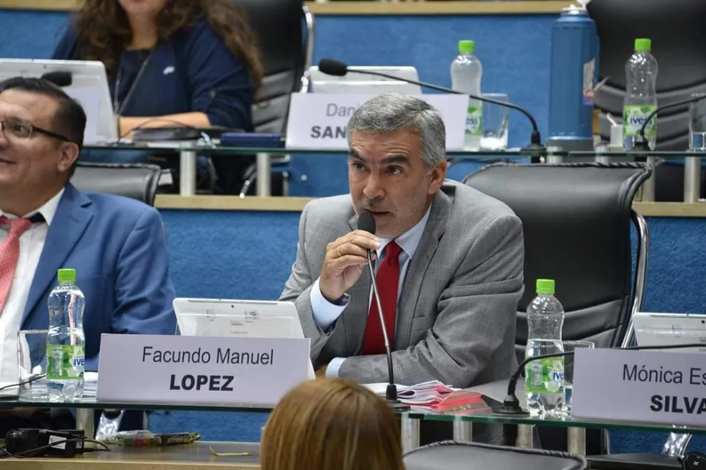 El oficialismo pidió que el aumento salarial no alcance a los legisladores