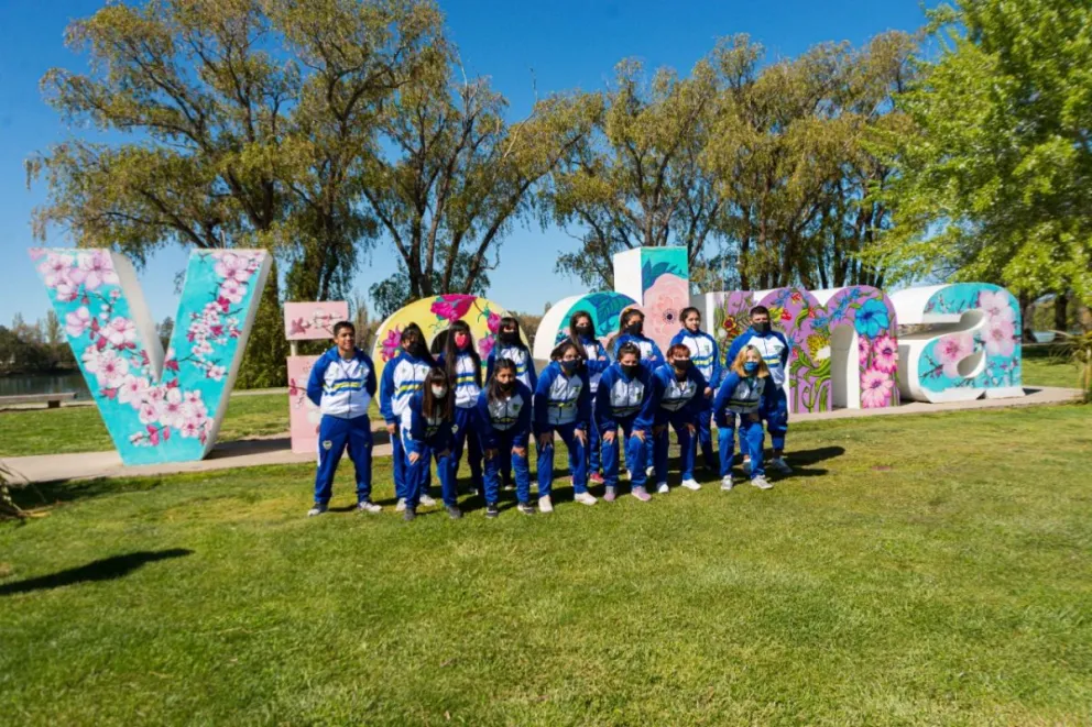 Las chicas tienen equipo y conjunto