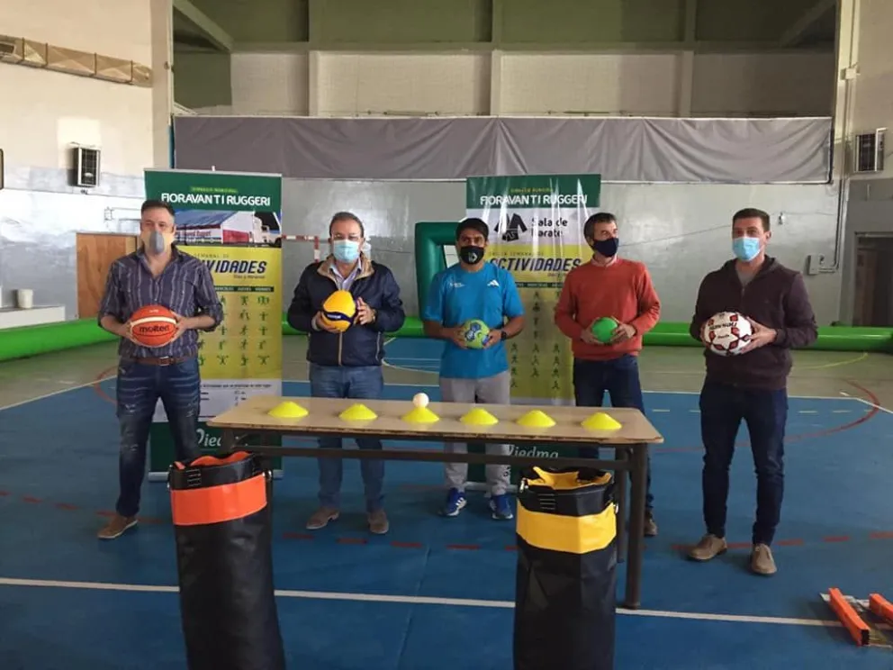 Viedma invierte en materiales deportivos