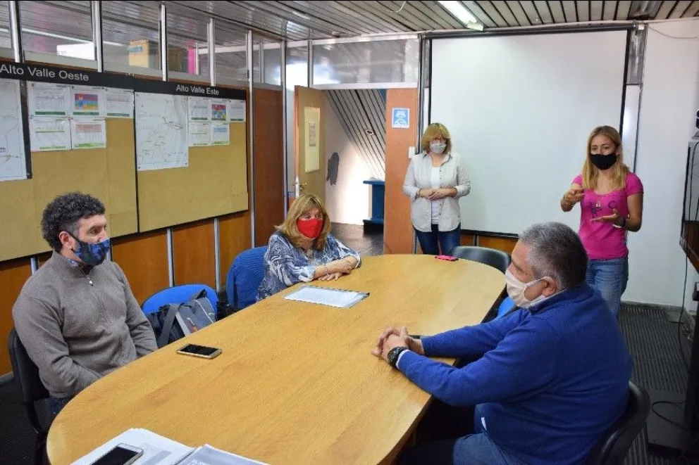 Analizan una posible vuelta a clases presenciales en Río Negro